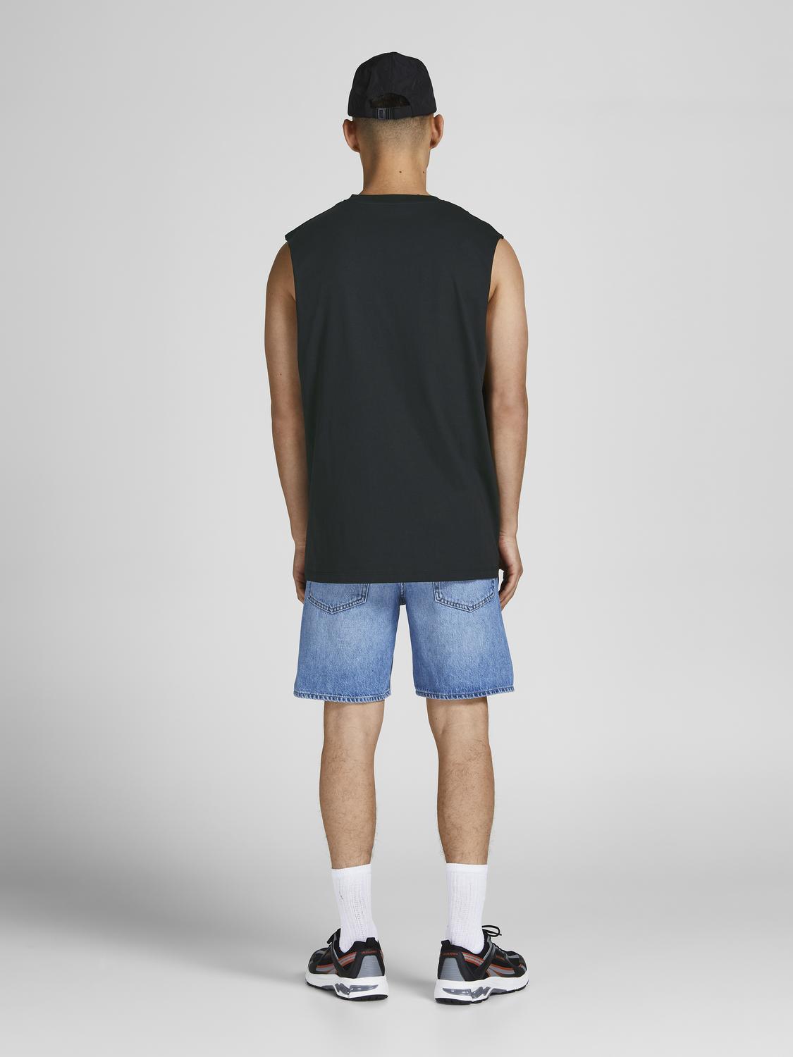 model_shot-back