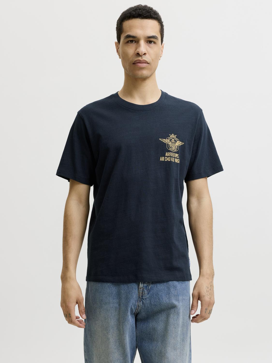 model_shot-front