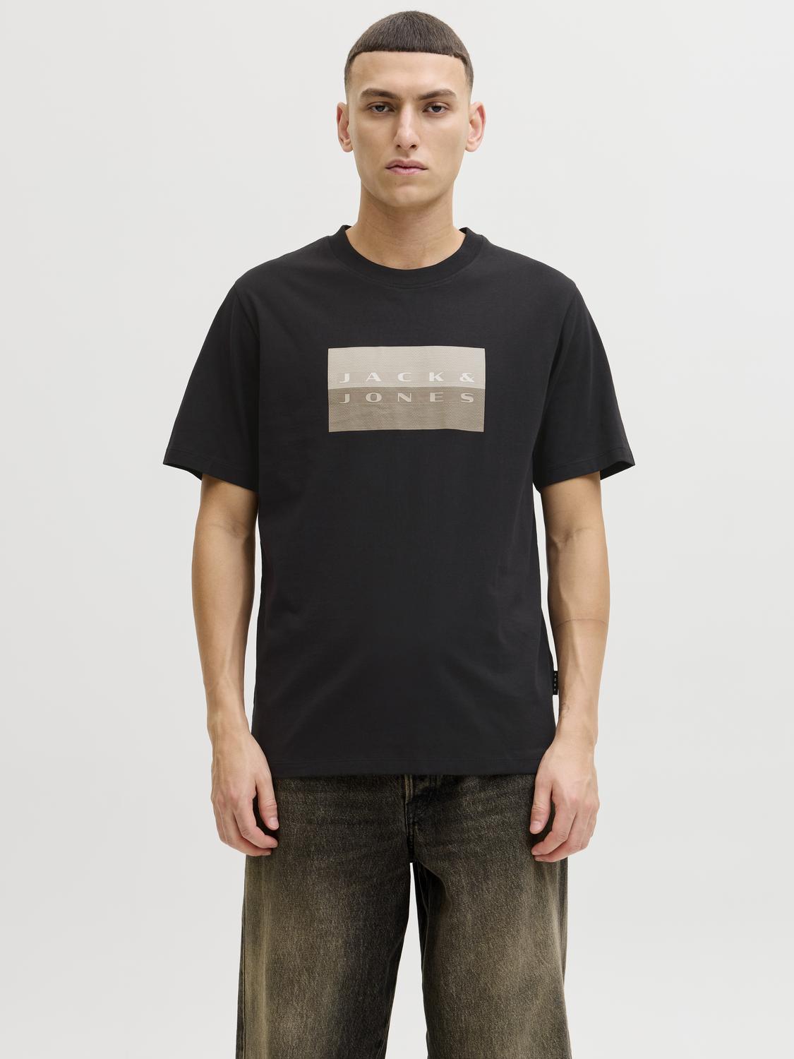 model_shot-front
