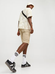 model_shot-creative