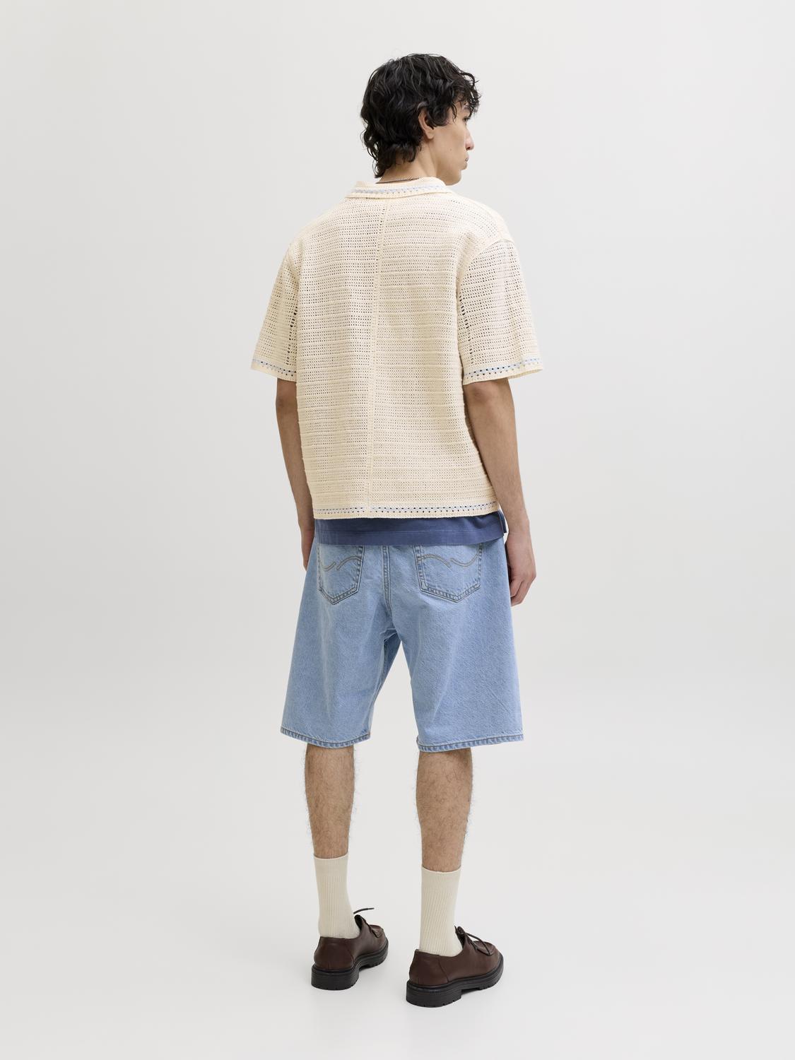 model_shot-back