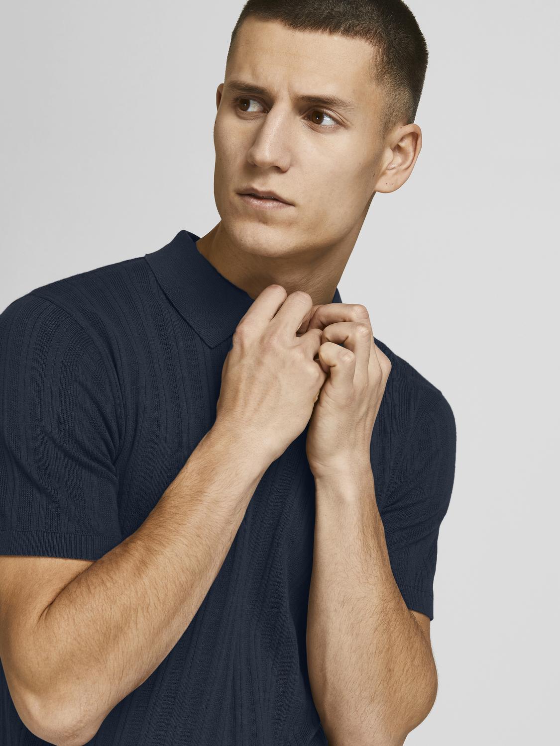 model_shot-creative