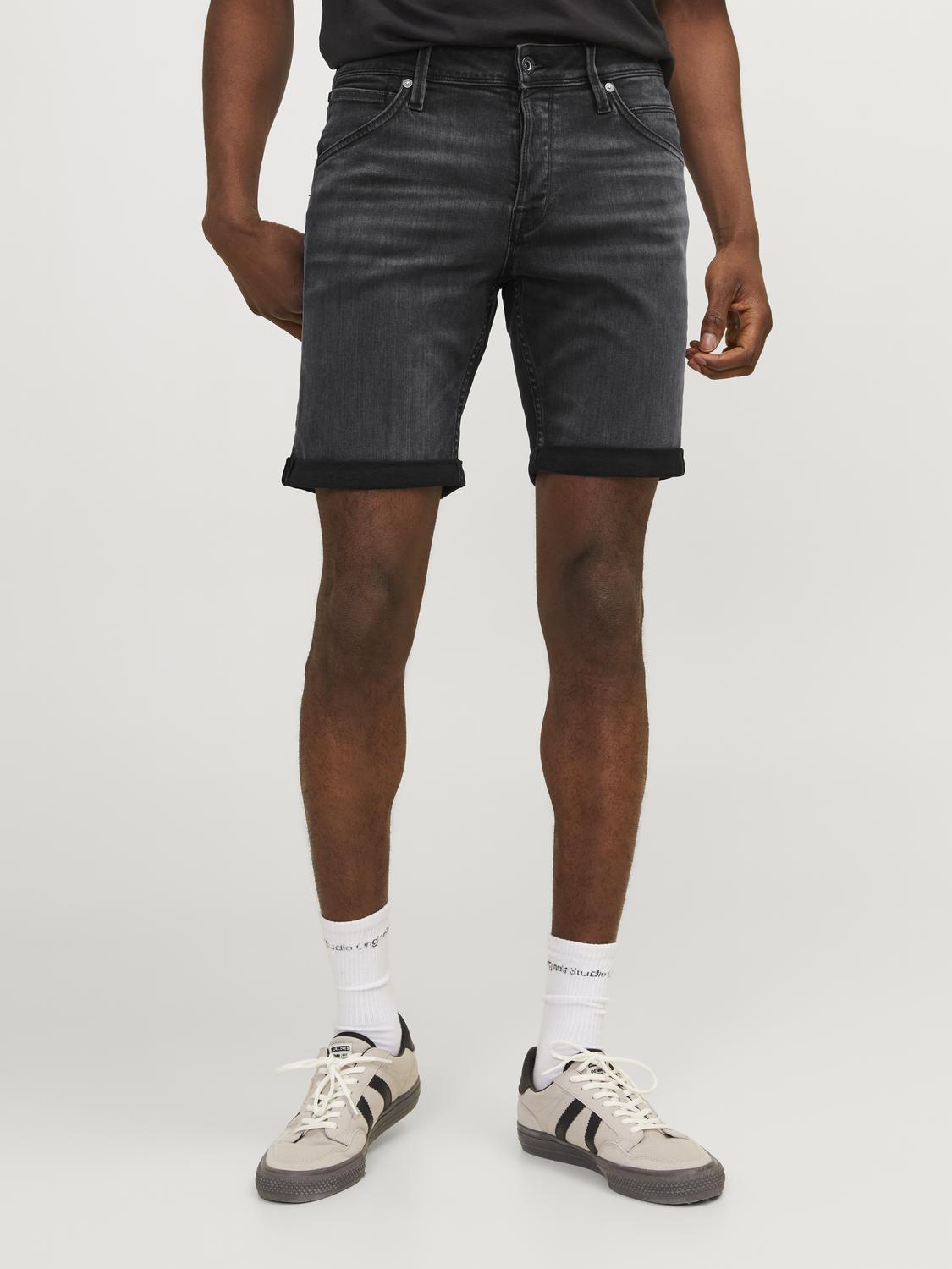 model_shot-front