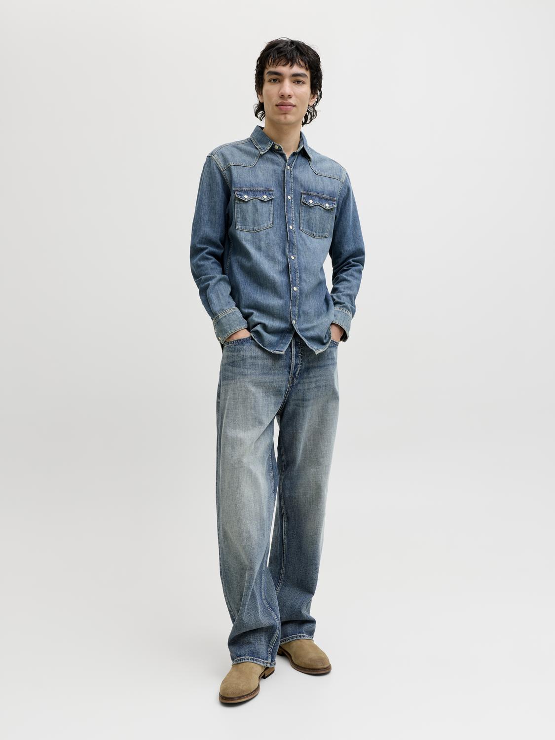 model_shot-front_full
