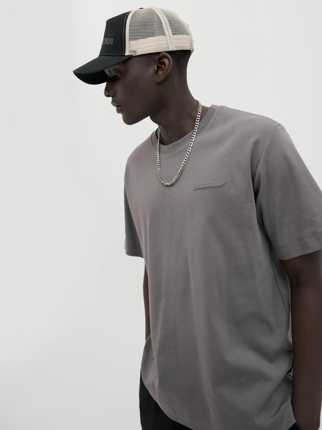 صورة لتفاصيل التصميم لتشيرت رجالي رمادي City Skyline.