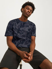 model_shot-creative