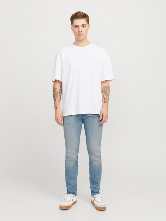 model_shot-front_full