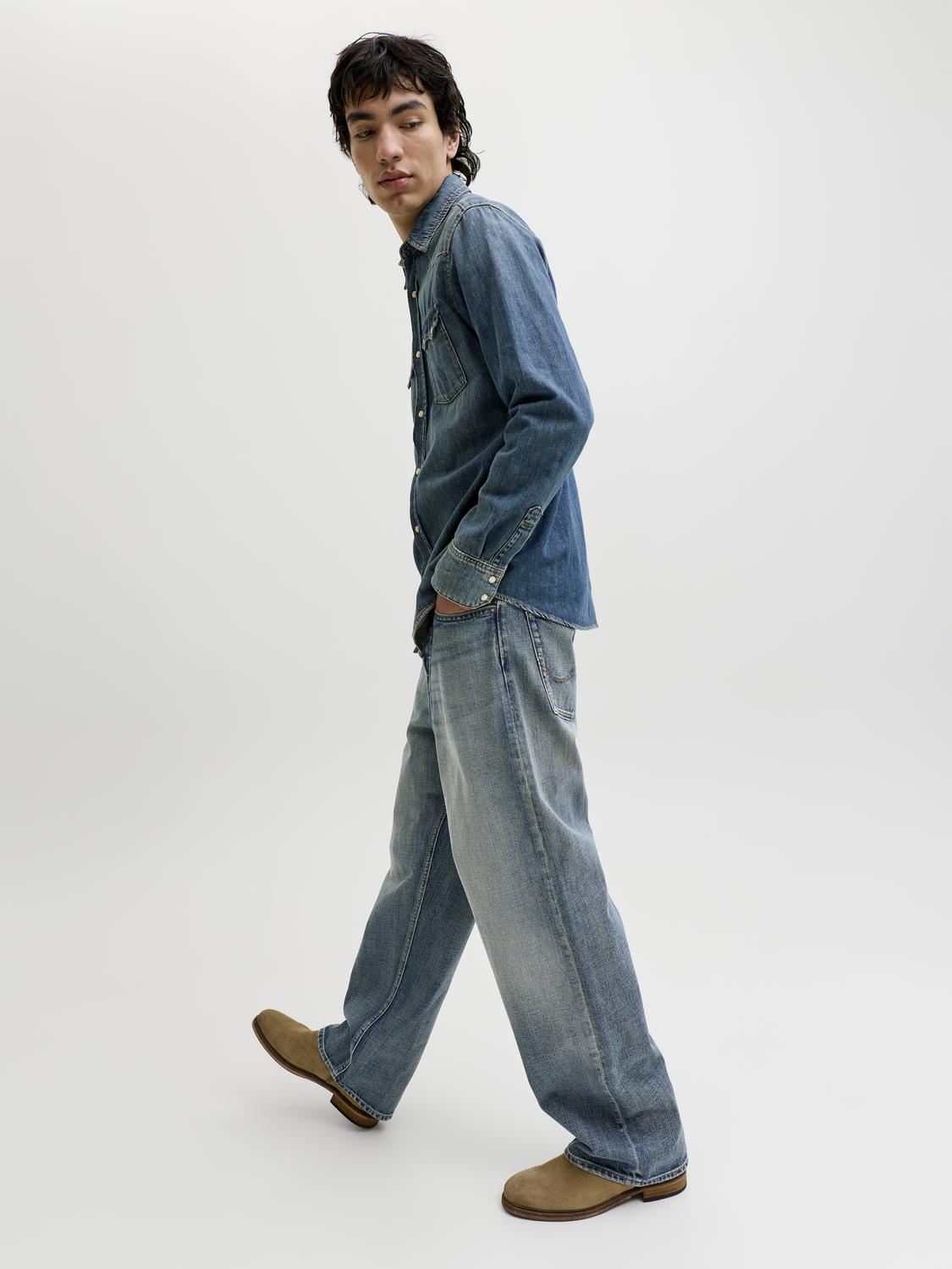 model_shot-creative