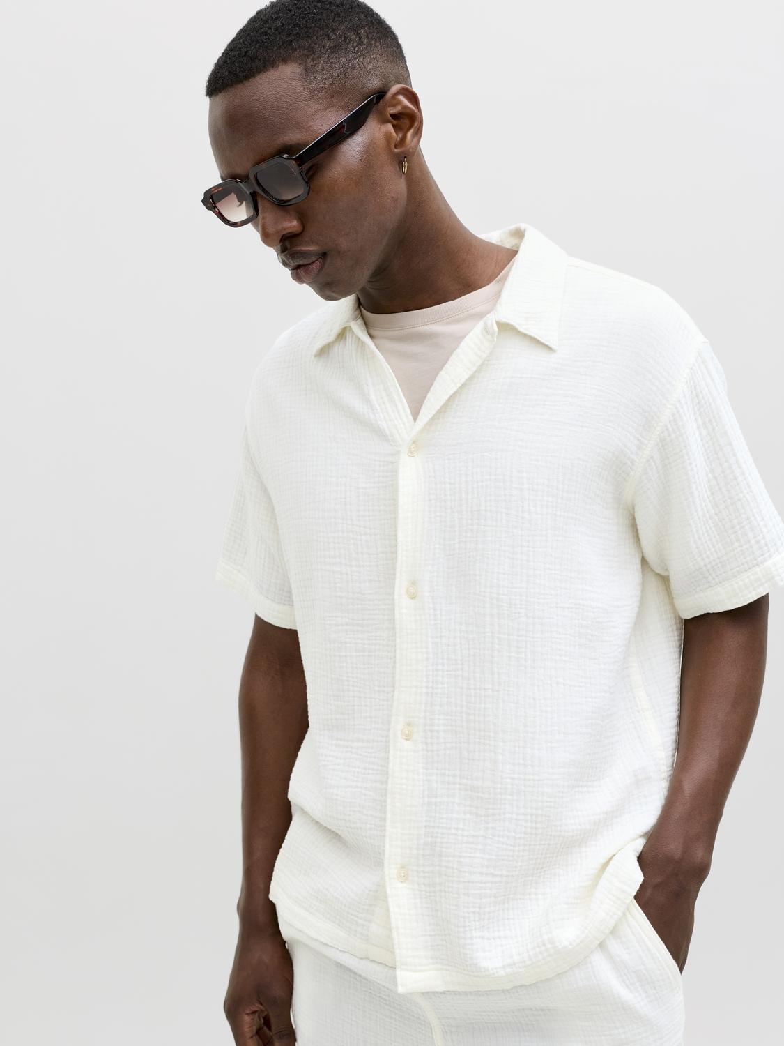 model_shot-creative
