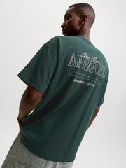 model_shot-creative