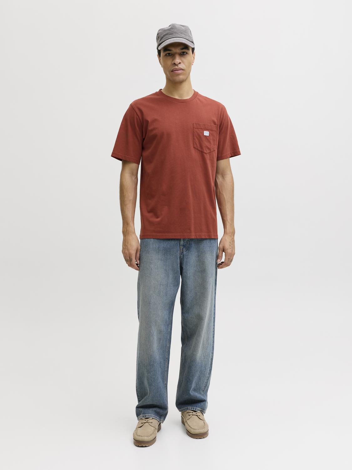 model_shot-front_full