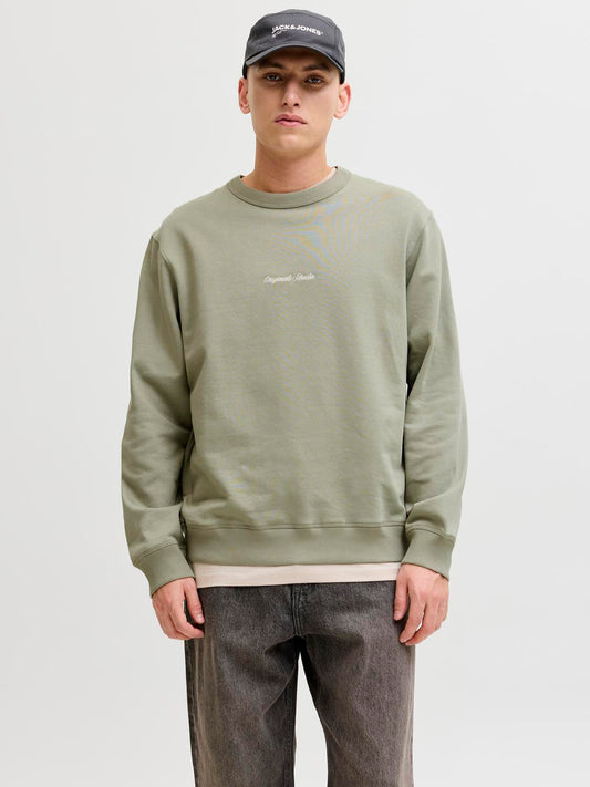 model_shot-front