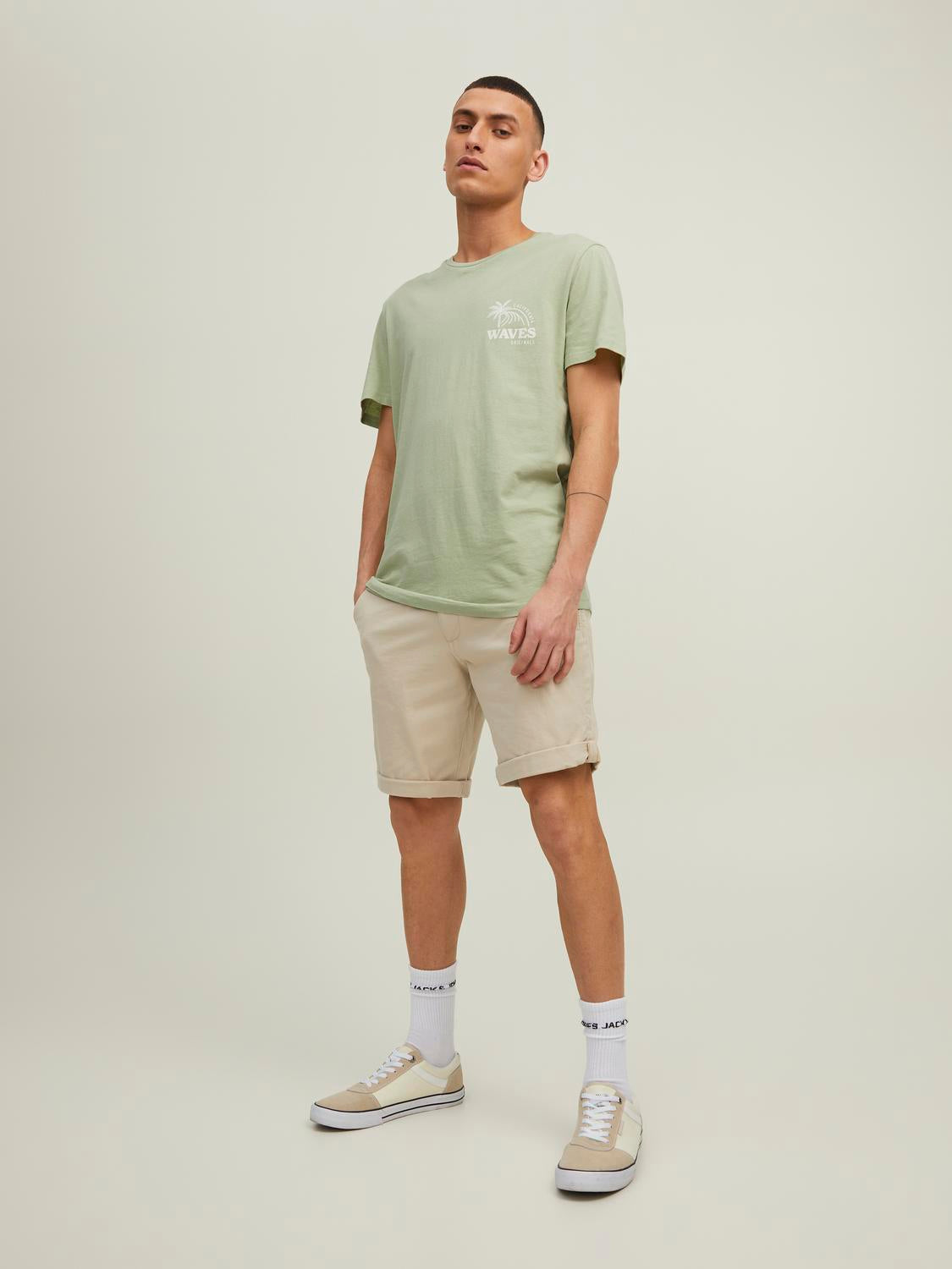 model_shot-front_full