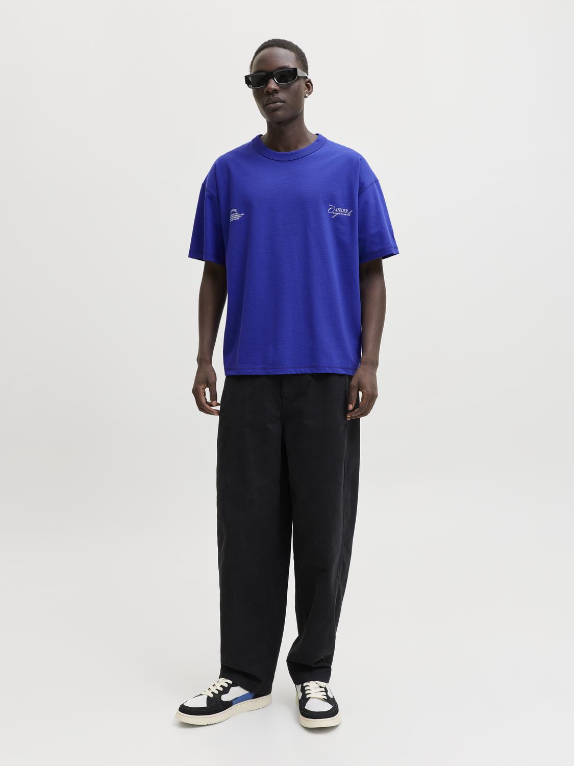 model_shot-front_full
