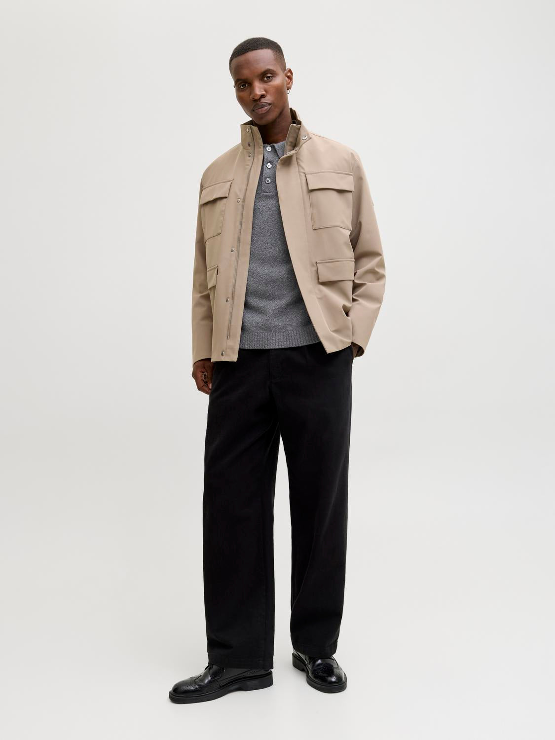 model_shot-front_full