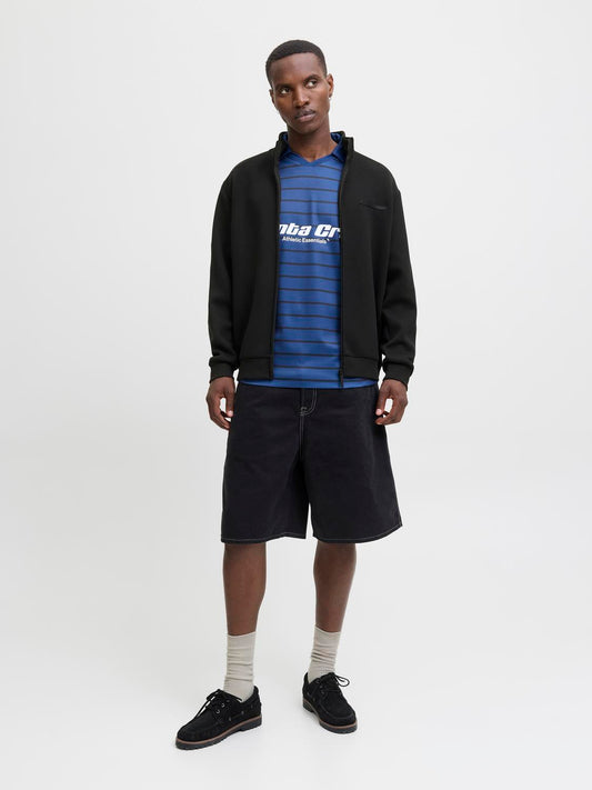 model_shot-front_full