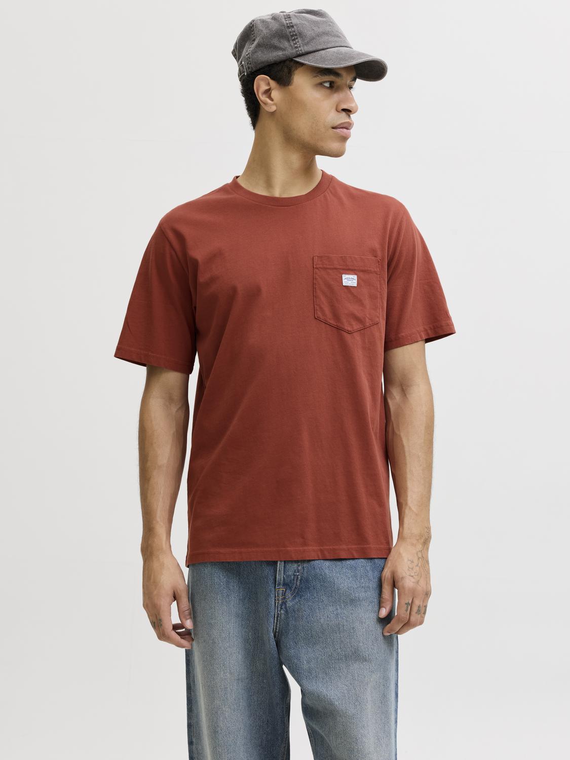model_shot-front