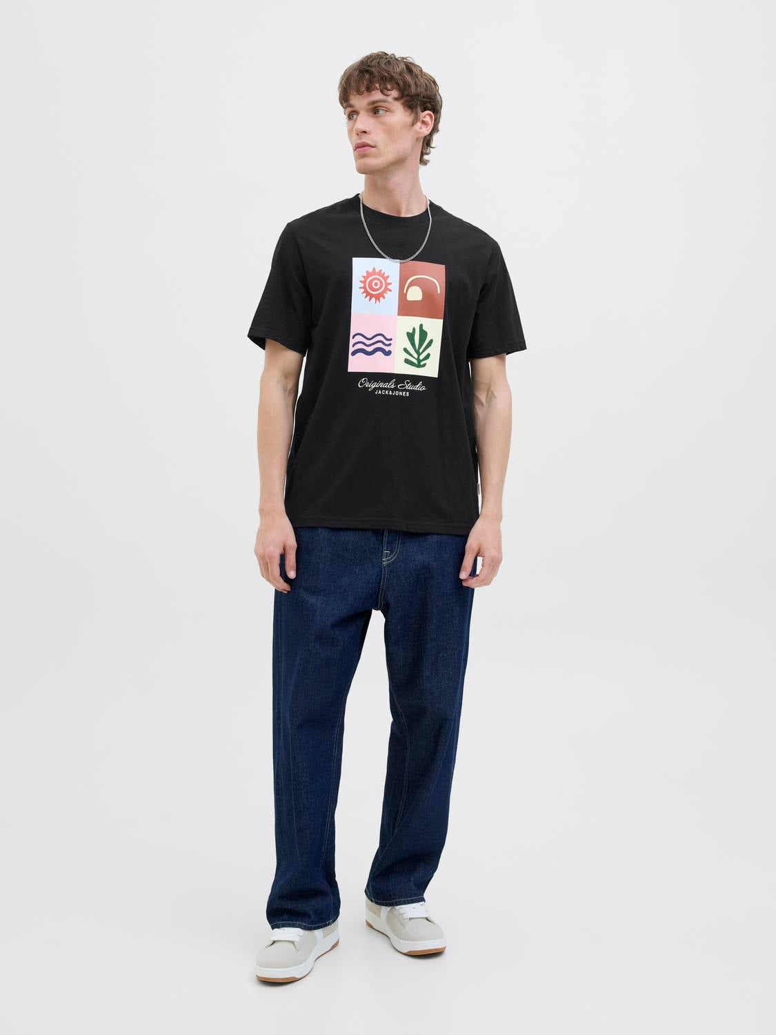 model_shot-front_full