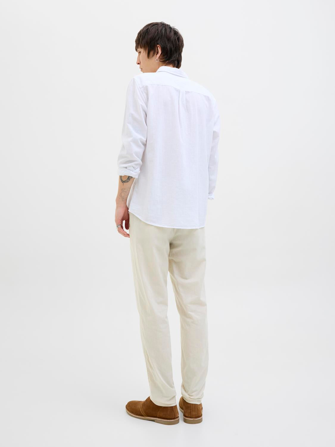 model_shot-back