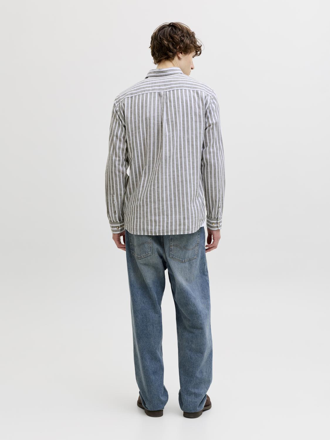 model_shot-back