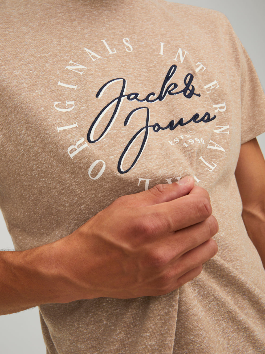 تيشيرت JORWILLOWBRANDING - عين النمر