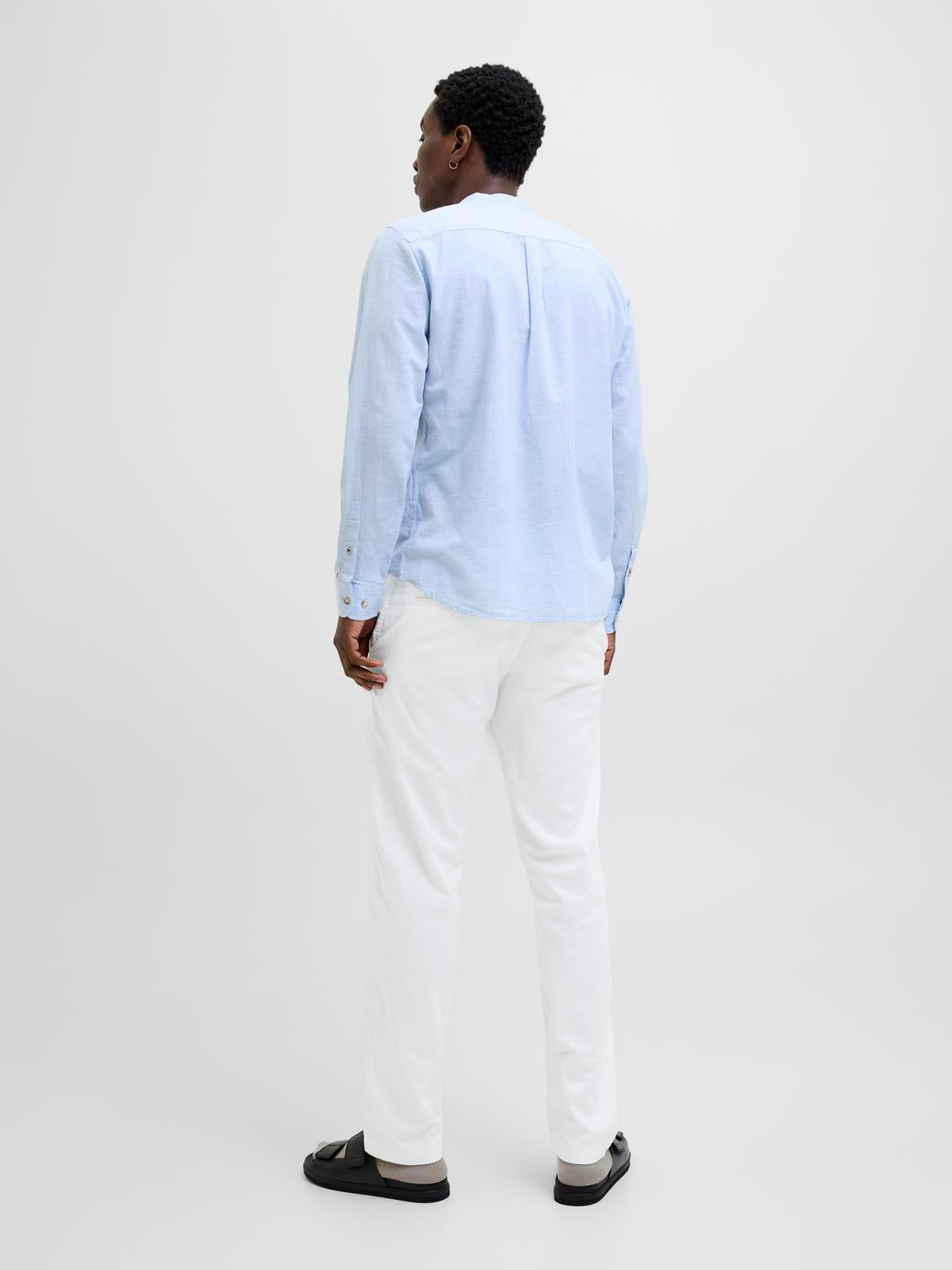 model_shot-back