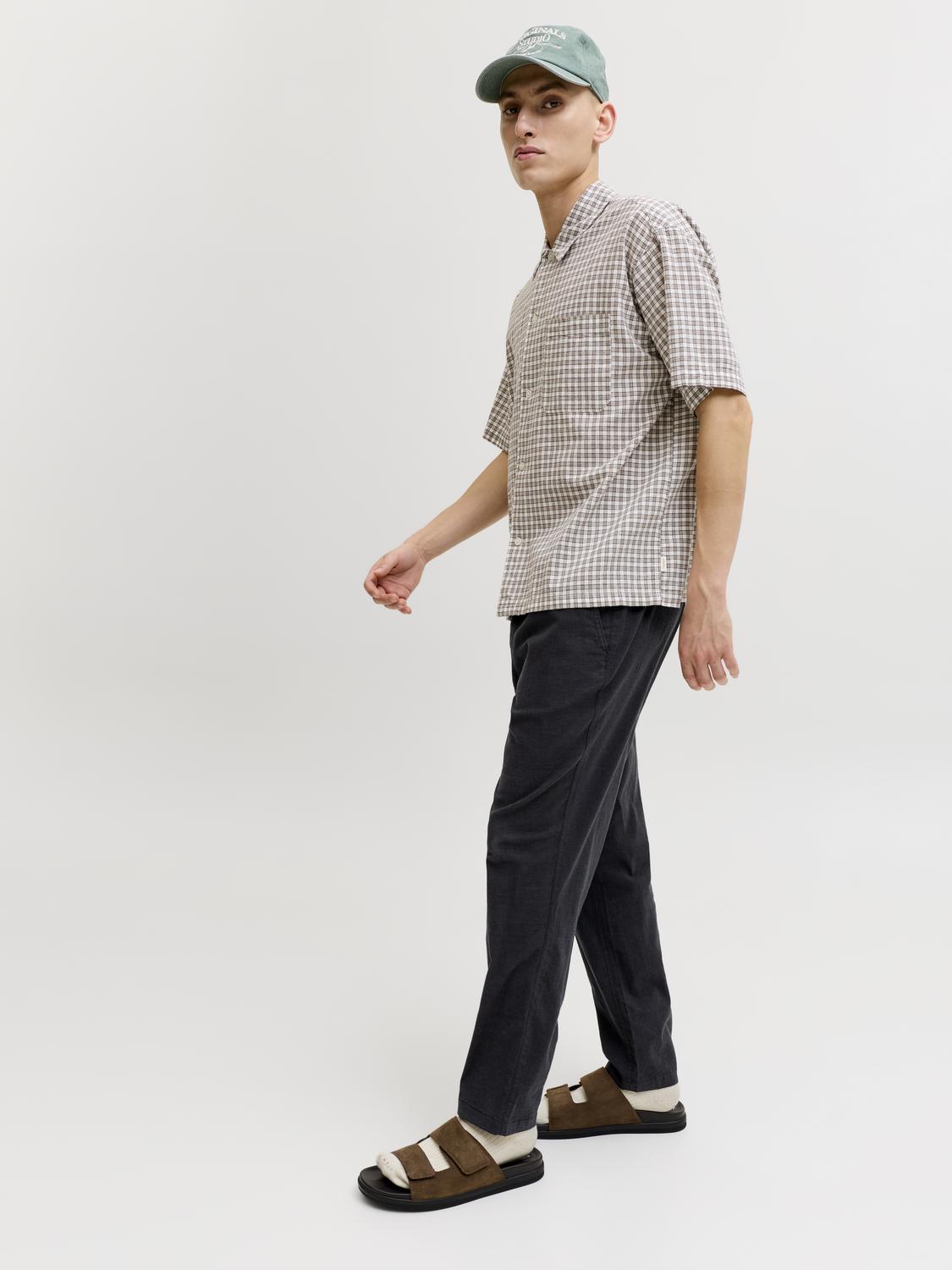 model_shot-creative