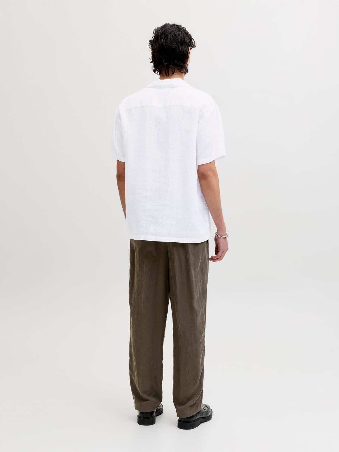 model_shot-back