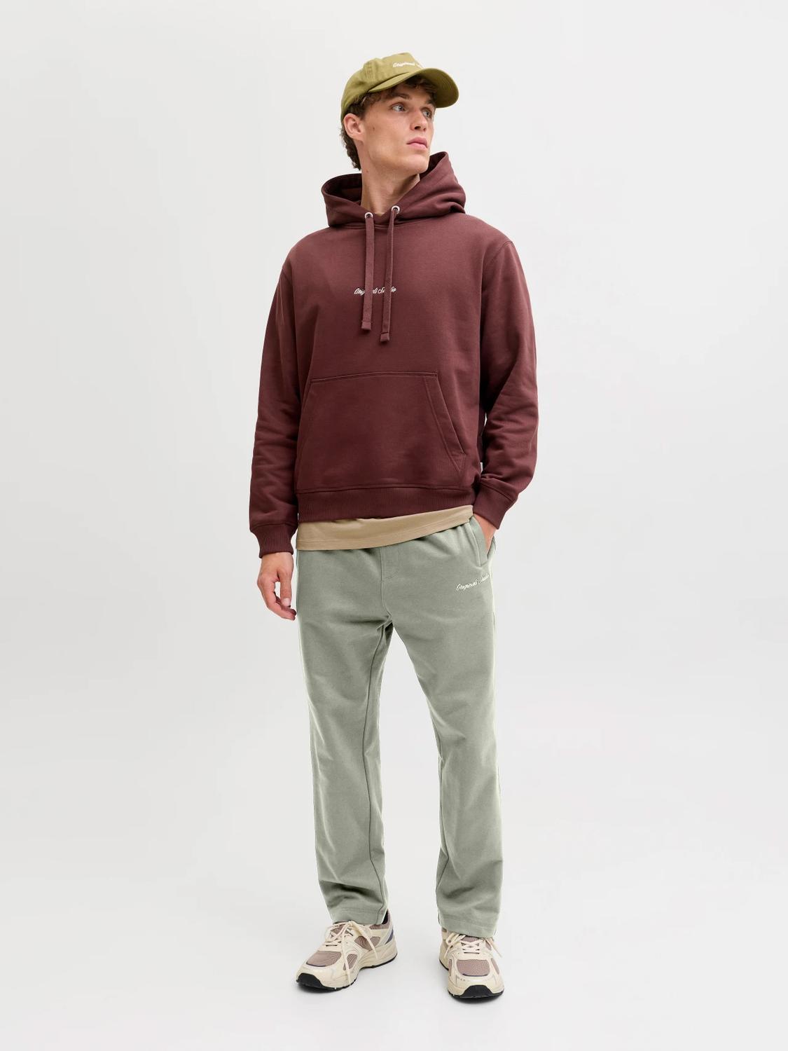 model_shot-front_full