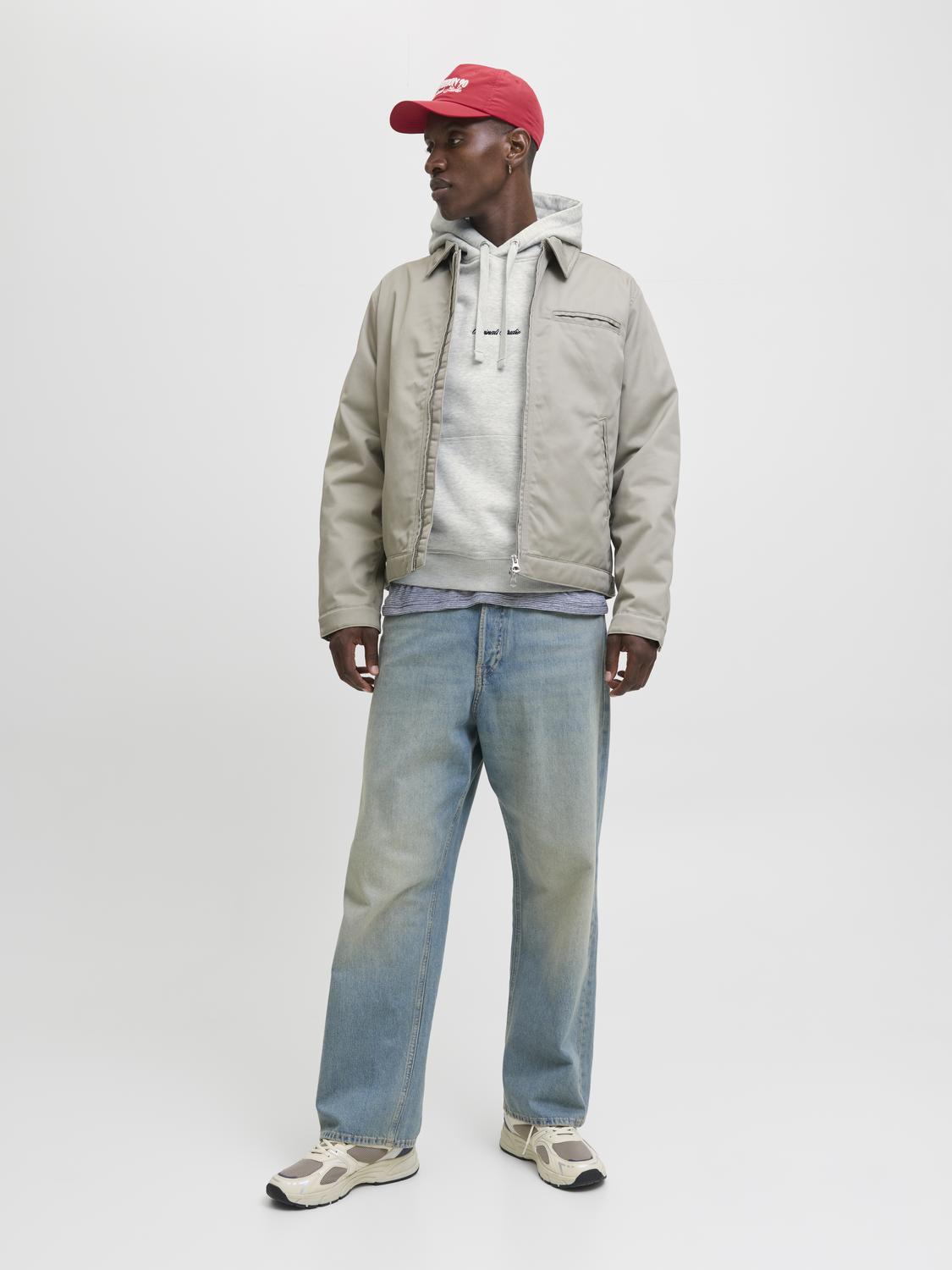 model_shot-front_full