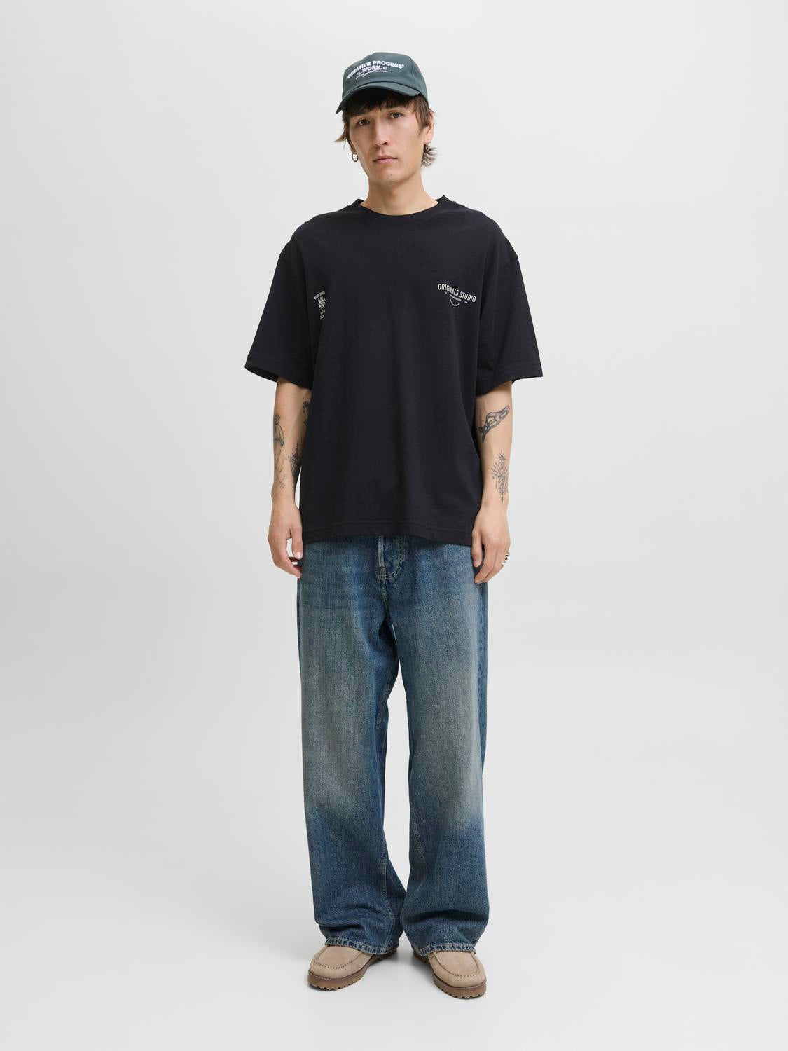 model_shot-front_full