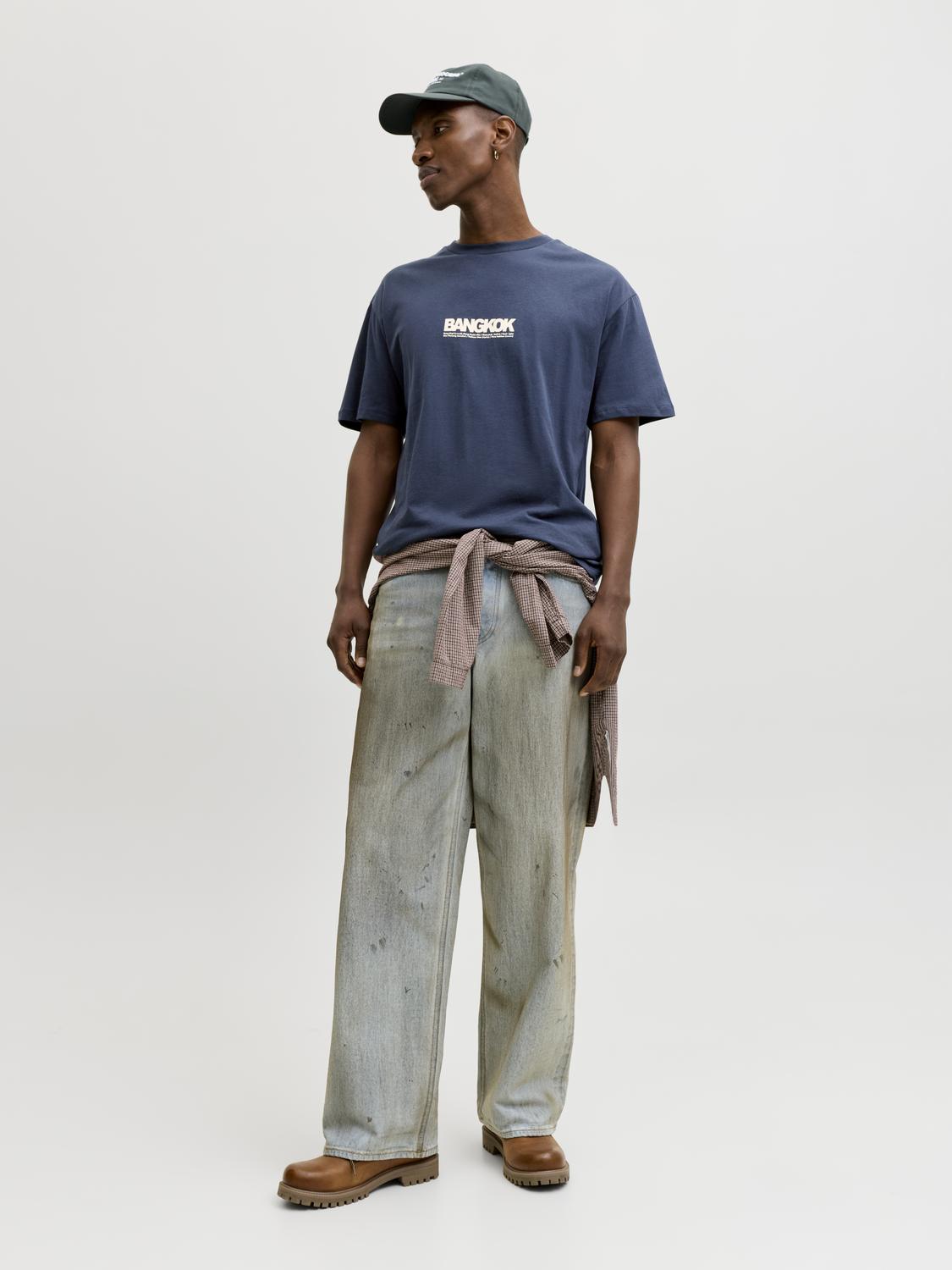 model_shot-front_full