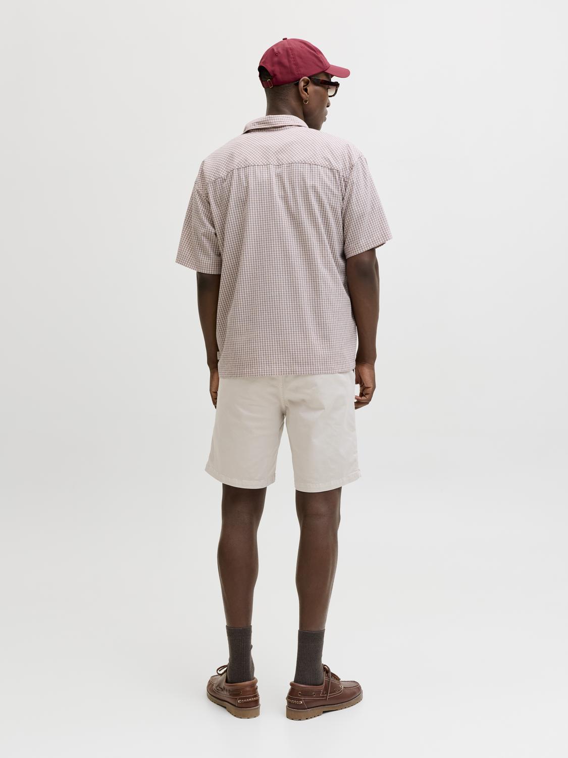 model_shot-back
