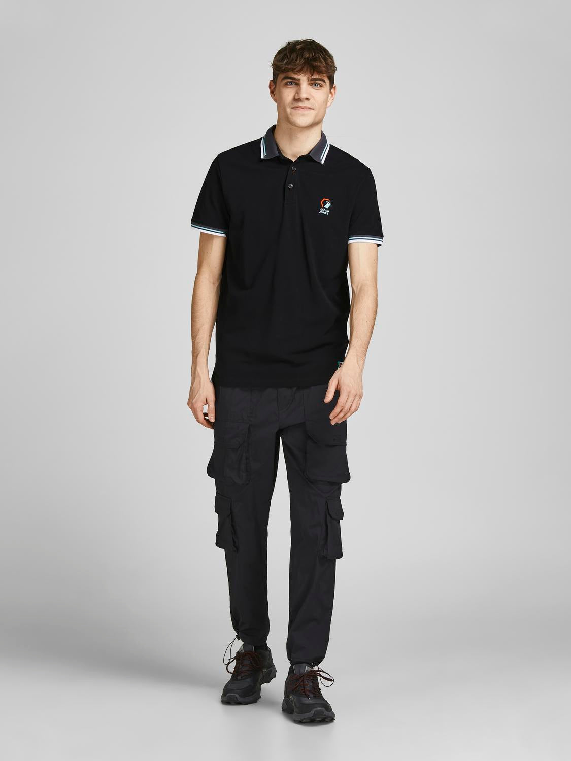 model_shot-front_full