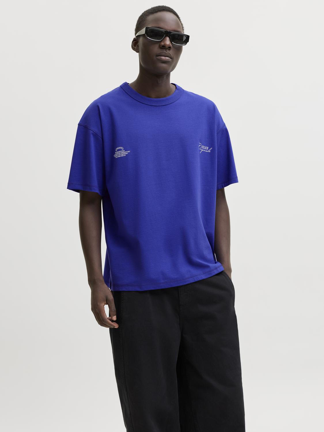 model_shot-front