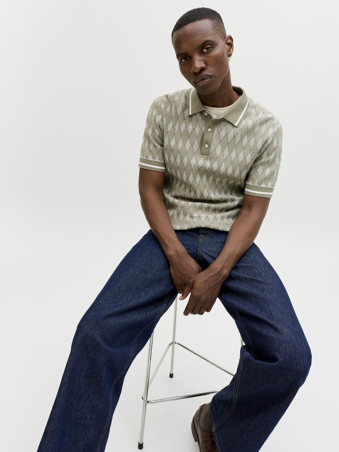 model_shot-creative
