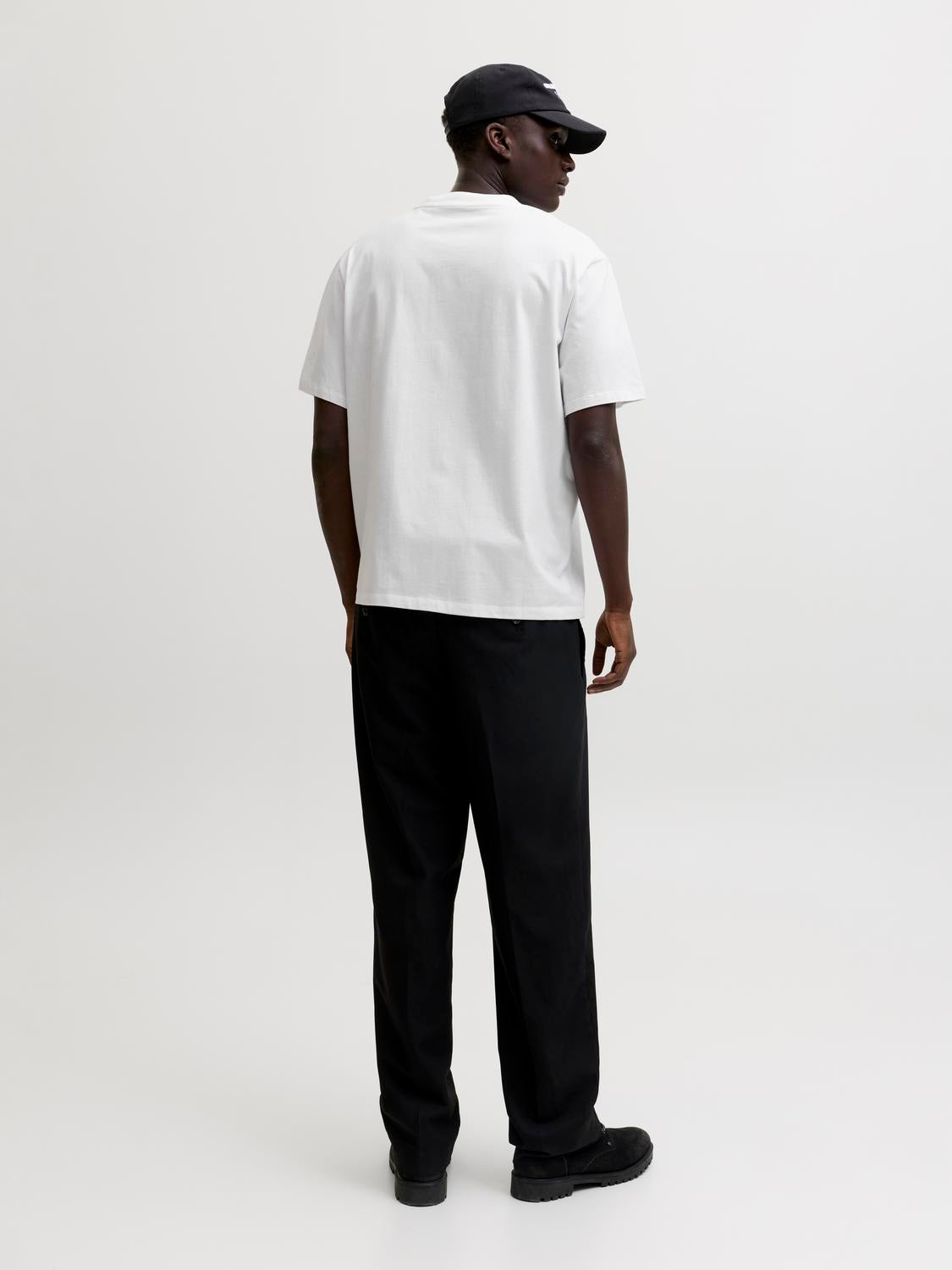 model_shot-back