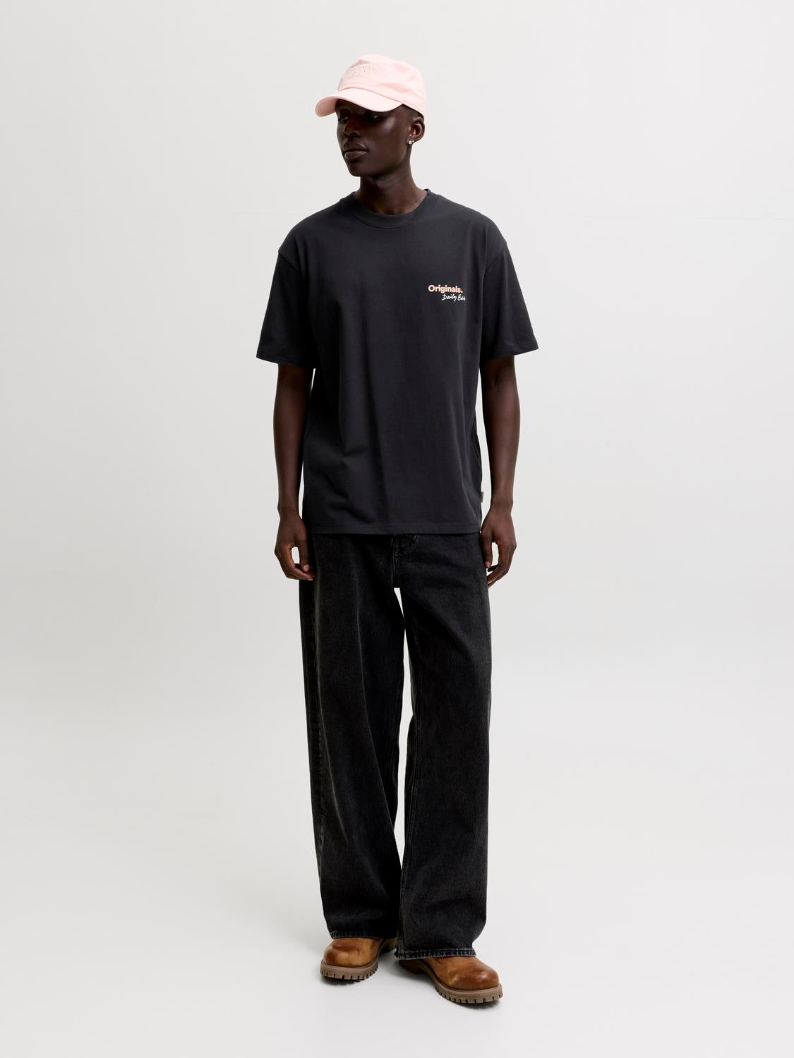 model_shot-front_full