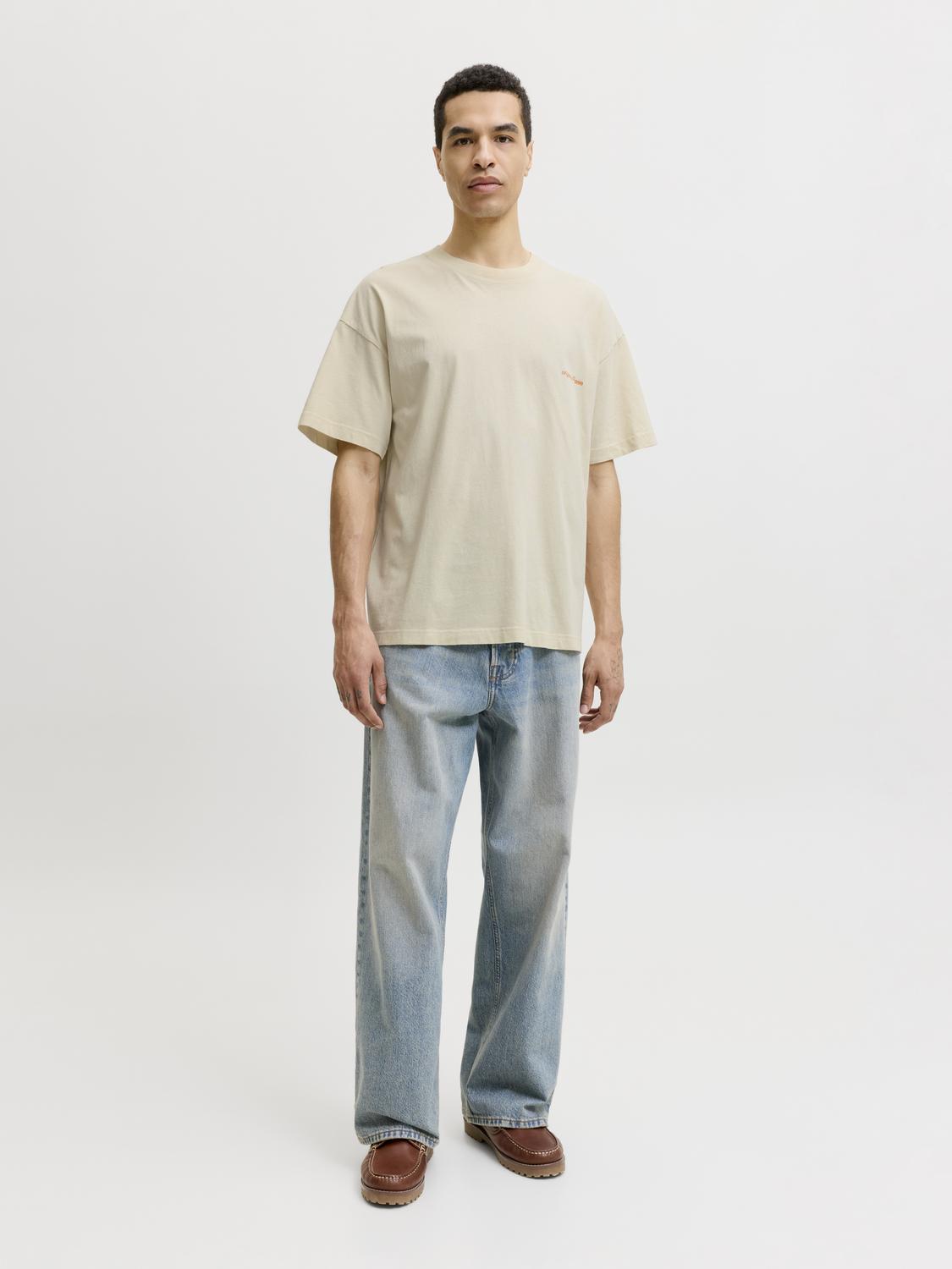 model_shot-front_full