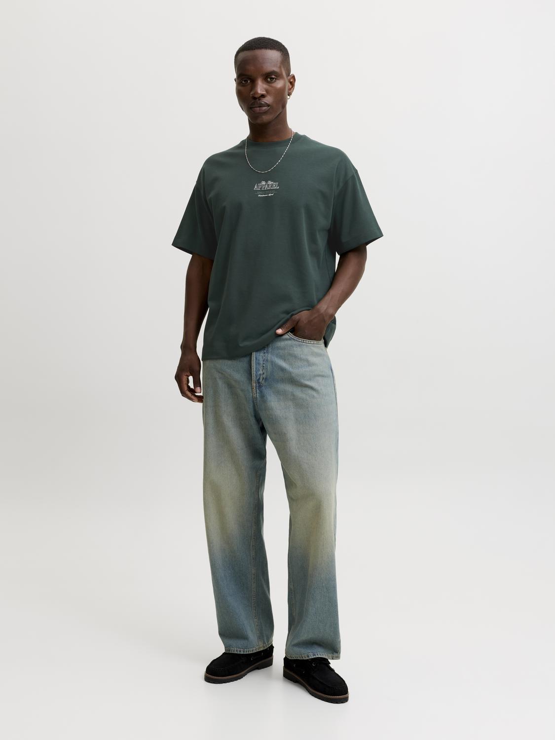 model_shot-front_full