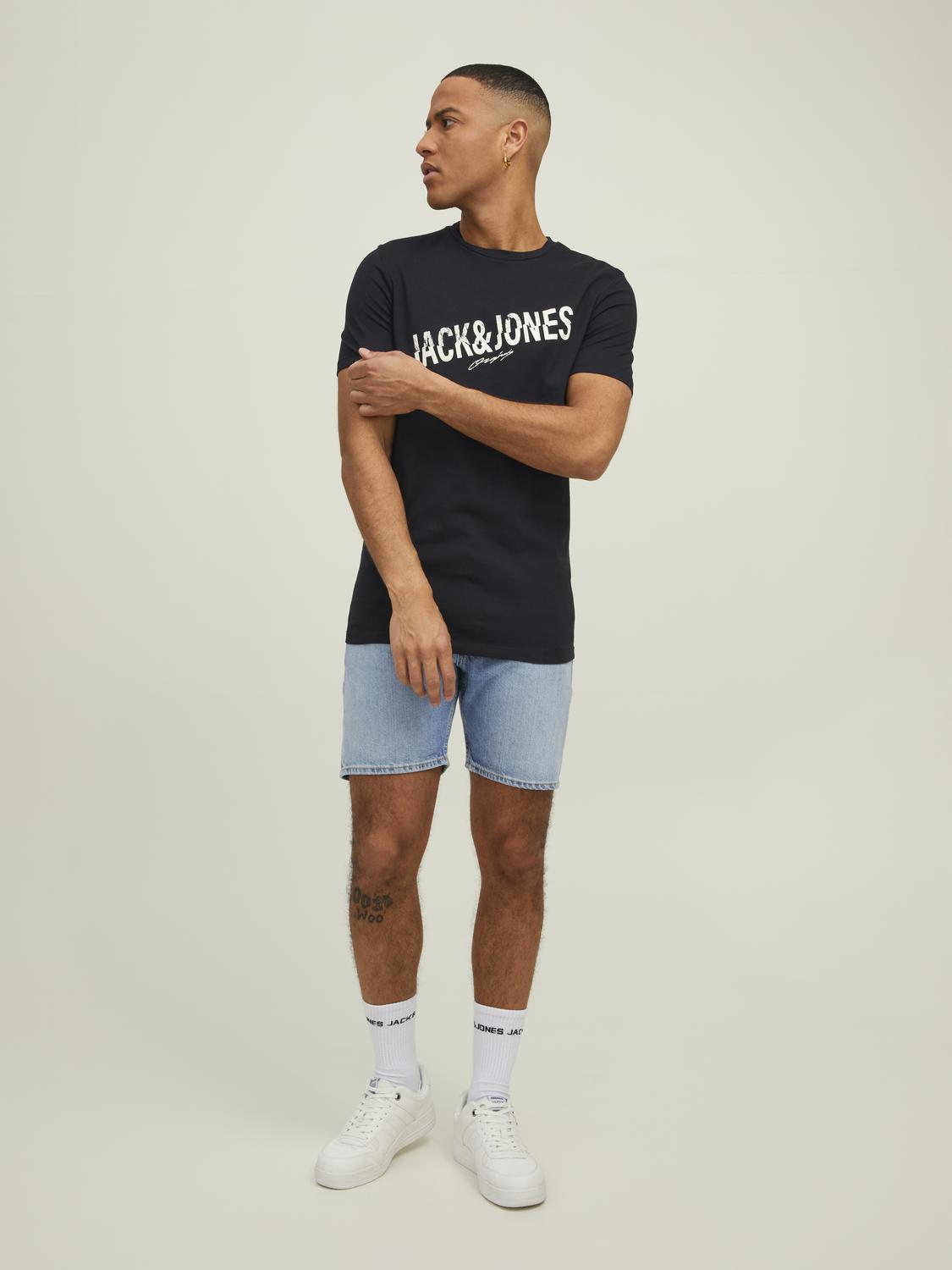 model_shot-front_full