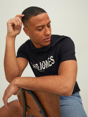 model_shot-creative