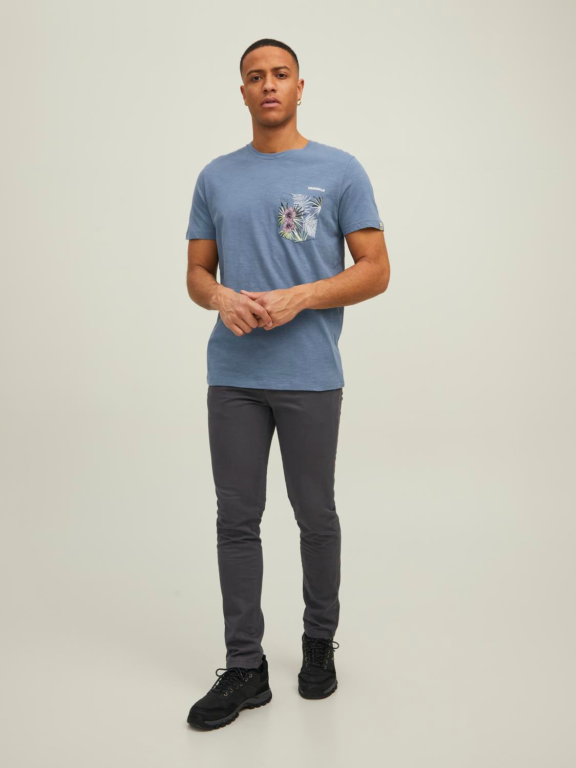 model_shot-front_full