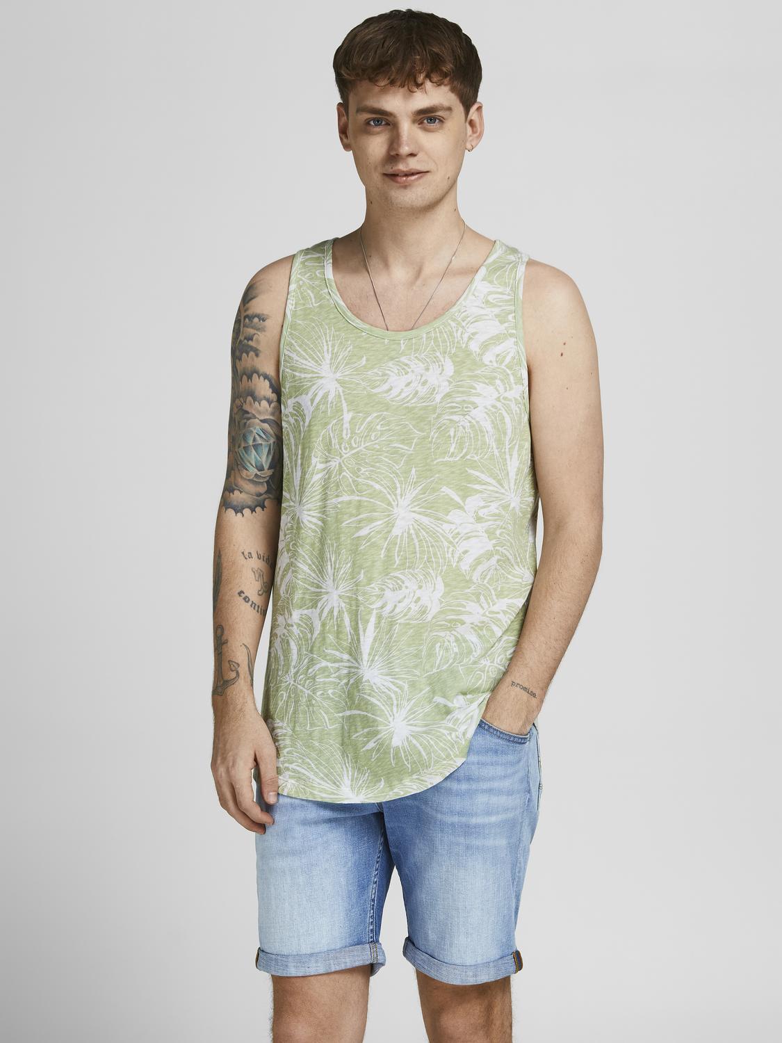model_shot-front