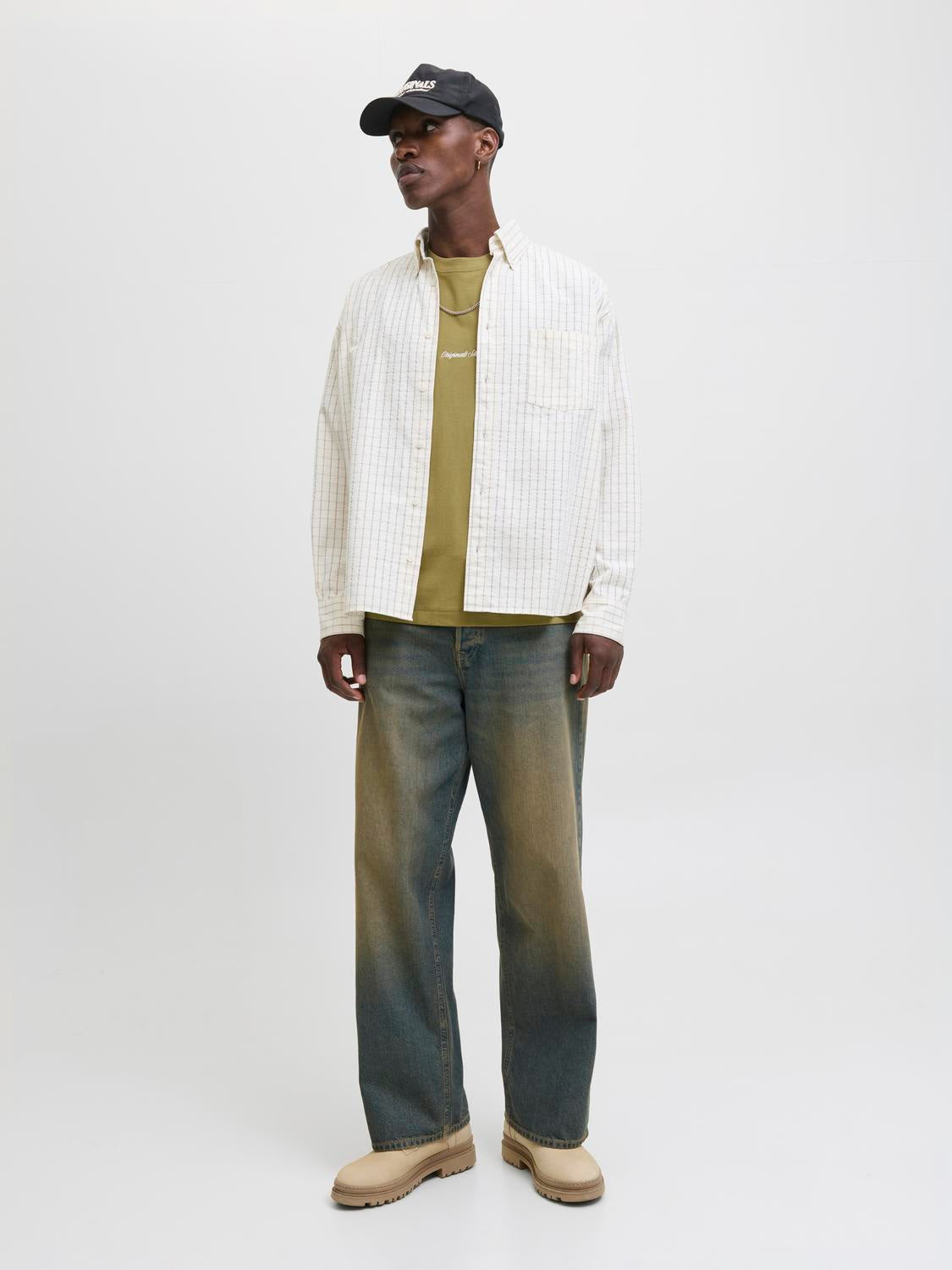 model_shot-front_full