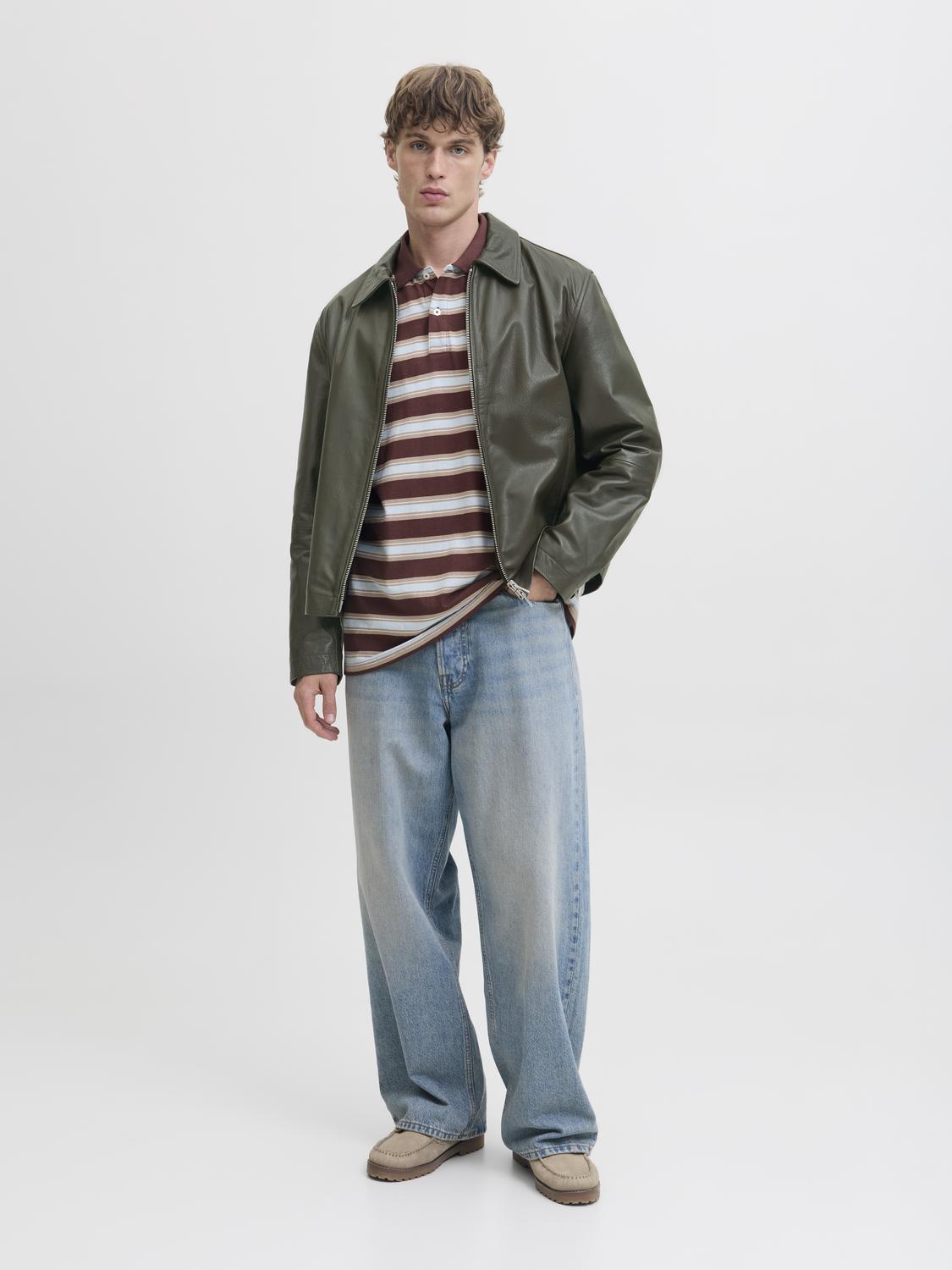 model_shot-front_full