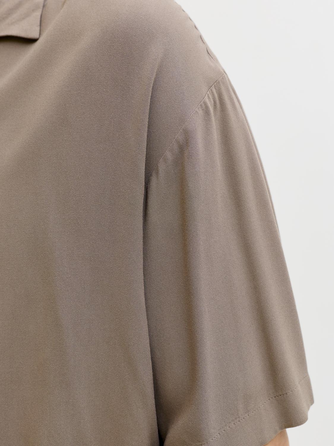model_shot-detail
