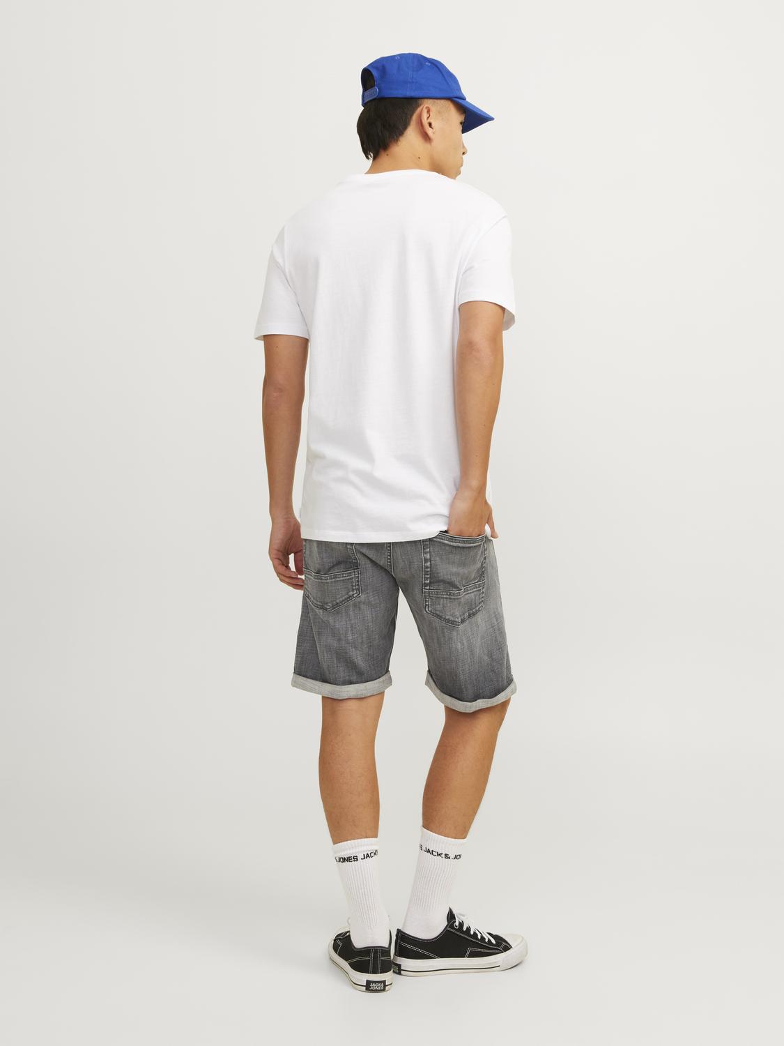 model_shot-back