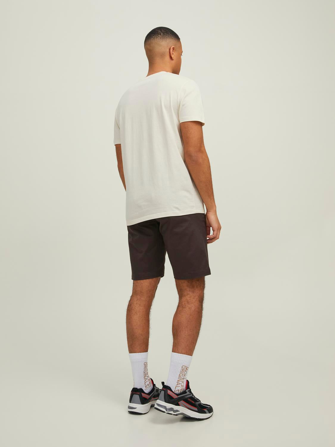model_shot-back