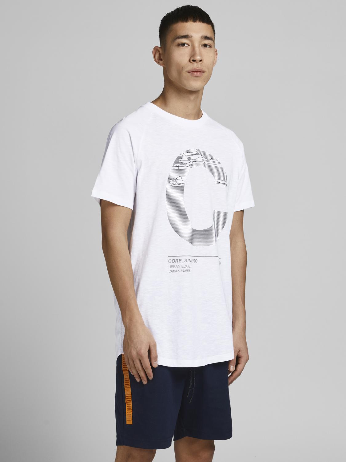 model_shot-front